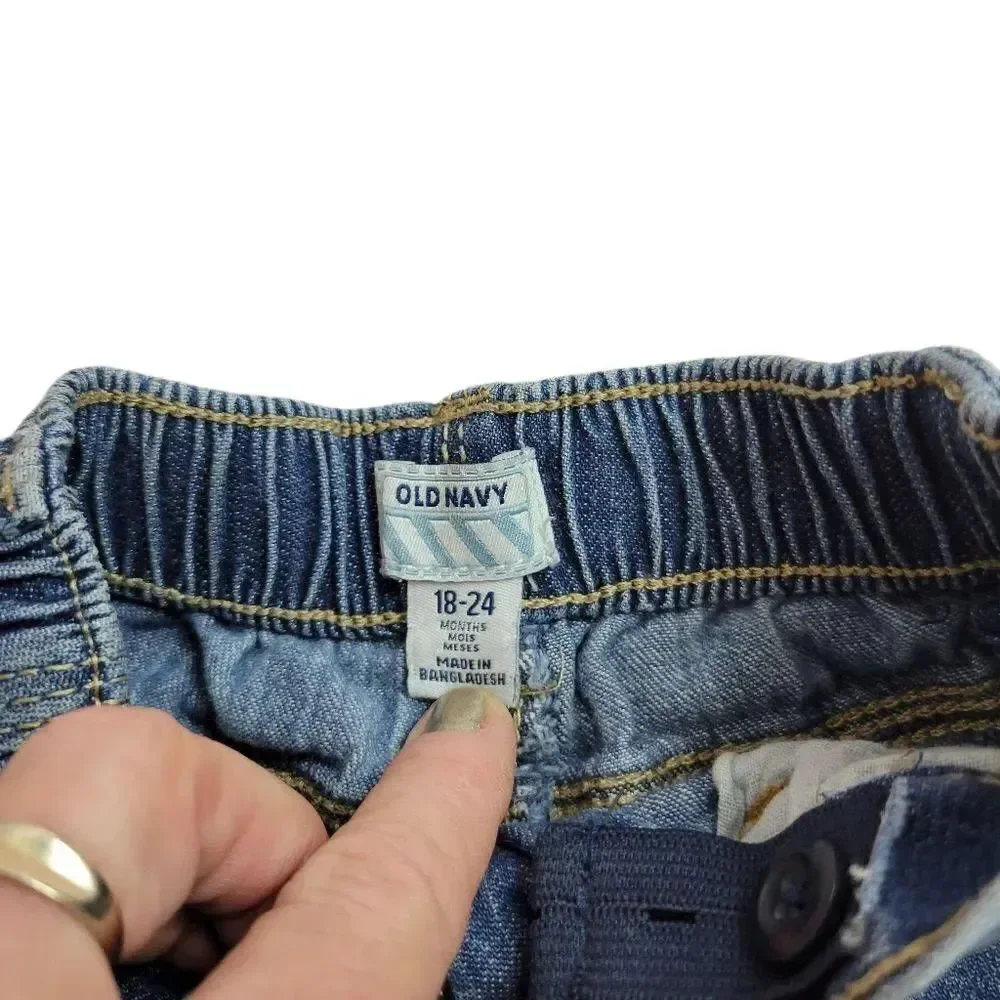 Old Navy carpenter shorts 18-24mo